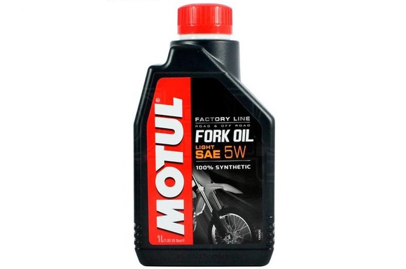 Масло для вилок Motul Fork Oil Factory Line Light 5W 100% Ester 1л  (арт.101130) pitbikemarket.ru